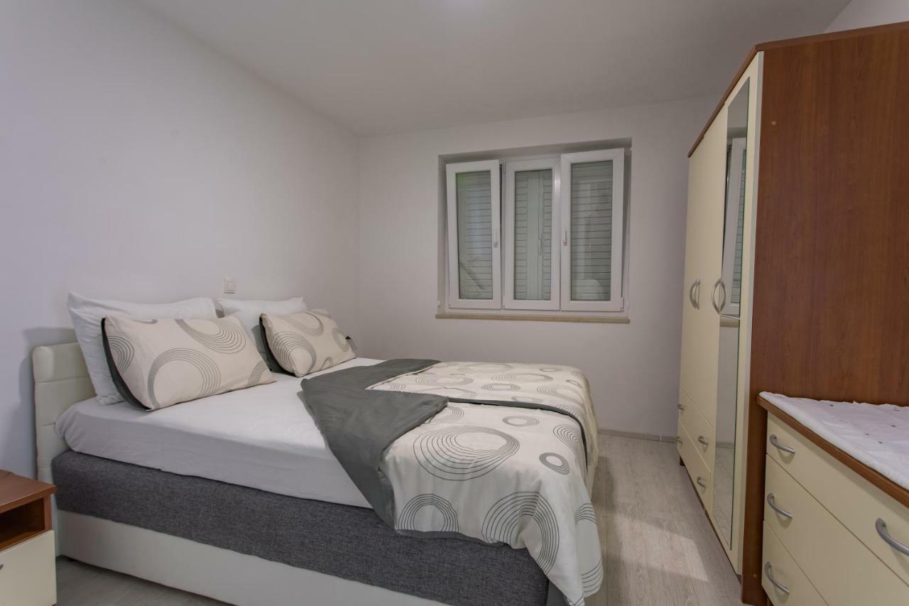 Apartmani Marija Jakir Brela Kültér fotó