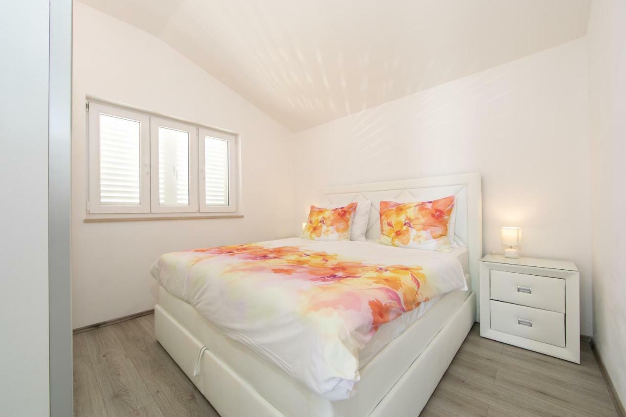 Apartmani Marija Jakir Brela Kültér fotó